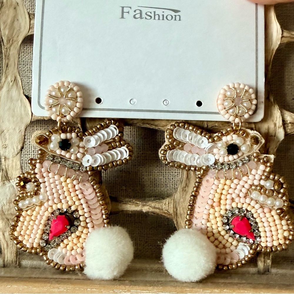Beaded Bunny Earrings with carrots 🥕 - Picture 3 of 3